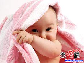 怎么給羊?qū)殞毴⌒∶? /></a>    小名，又稱“乳名”，一般是指嬰兒初生時(shí)長輩所取的非正式的名字，與學(xué)名不同，意思簡單，瑯瑯上口，只要好聽、易記、叫起來順口就行。對家人來說，更愿意用小名來稱呼自己的...</div>
							        <div style="height:5px; font-size:5px"></div>
							        <hr width="99%" style="text-align:center; border-style:dotted; border-width:0px; height:1px;" />
							        <div style="height:5px; font-size:5px"></div>
							    </div>
						        </td>
	</tr><tr style="border-width:0px;">
		<td valign="top">
						        <div style="padding-left:3px; padding-right:3px;line-height:180%">
							         <h3 style="padding:0px;margin:0px;display:inline;"><a id="ctl00_ContentPlaceHolder1_ShowMore1_dgNews_ctl07_HyperLink1" class="headline" href="/yang/s.aspx?newsid=3918" target="_blank">2015羊?qū)殞毱鹈?五行為木的起名用字</a></h3>
							         <span id="ctl00_ContentPlaceHolder1_ShowMore1_dgNews_ctl07_Label1" style="color:Green;font-size:10pt;">2015/4/16 15:59:04</span>
							          <span style="color:Red;font-size:8pt;"></span>
							        <br />
							        <div style="padding-top:1px; width:95%; padding-left:8px; line-height:180%;color:#2f2f2f;font-size:14px;" ><a href=